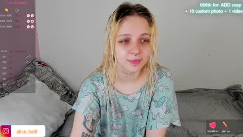 alice_halle online show from 01/22/25, 07:46