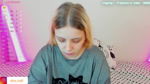 alice_halle online show from 02/02/25, 07:25