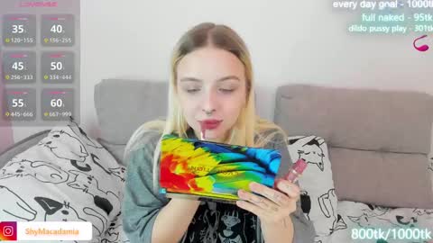 alice_halle online show from 03/09/25, 06:54