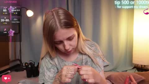 alice_halle online show from 09/11/25, 08:14