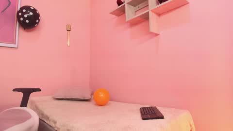 alice_in_hornyland_ online show from 10/08/25, 08:28