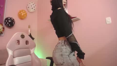 alice_in_hornyland_ online show from 10/18/25, 08:42