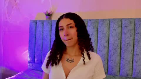 Snapshot of alice_martinez_ chatting on 12/04/24, 04:21 alice and amber online show from 12/04/24, 04:21