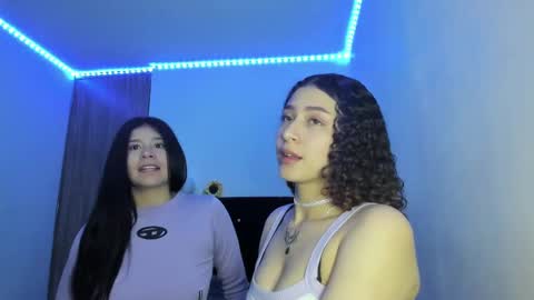 Snapshot of alice_martinez_ chatting on 02/26/25, 11:15 alice and amber online show from 02/26/25, 11:15