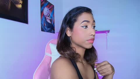 Snapshot of alice_massiel chatting on 01/04/25, 05:48 online show from 01/04/25, 05:48