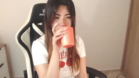 Snapshot of alice_middle01 chatting on 03/11/25, 05:46 Alice online show from 03/11/25, 05:46