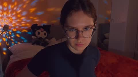 Snapshot of alice_miiiller chatting on 09/21/25, 01:51 Alice online show from 09/21/25, 01:51