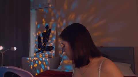 Snapshot of alice_miiiller chatting on 09/24/25, 09:45 Alice online show from 09/24/25, 09:45