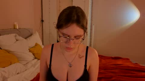 Snapshot of alice_miiiller chatting on 12/14/25, 10:09 Alice online show from 12/14/25, 10:09