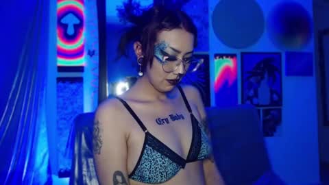 Snapshot of alice_phantom chatting on 01/11/25, 05:10      online show from 01/11/25, 05:10