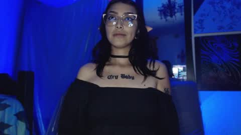 Snapshot of alice_phantom chatting on 01/23/25, 07:00      online show from 01/23/25, 07:00