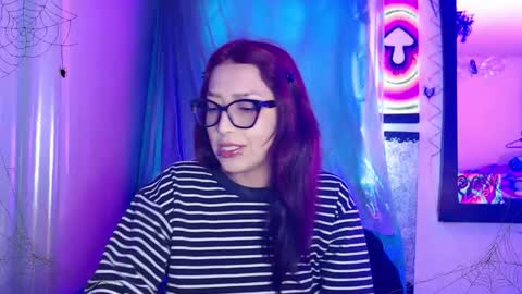 Snapshot of alice_phantom chatting on 10/07/25, 02:58      online show from 10/07/25, 02:58