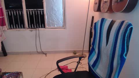 Snapshot of alice_psilocybe_sabina420 chatting on 10/14/25, 03:29 Alicia Aldara online show from 10/14/25, 03:29