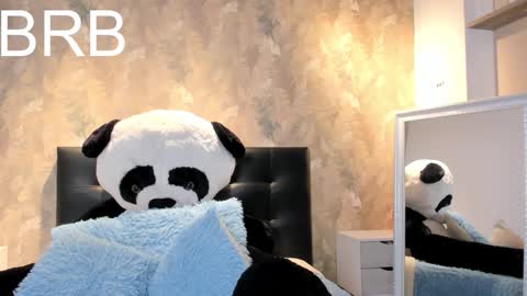 Snapshot of alice_rose5 chatting on 10/17/25, 03:20 Alice online show from 10/17/25, 03:20