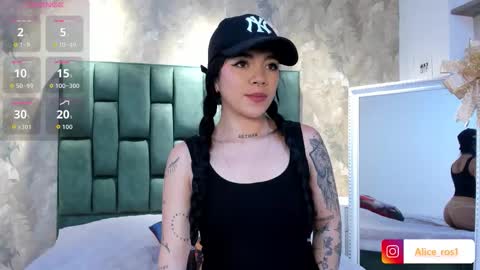 Snapshot of alice_rose5 chatting on 11/28/25, 03:20 Alice online show from 11/28/25, 03:20