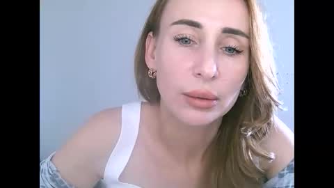 Alice Sewx online show from 09/17/25, 12:07