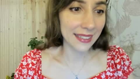 Snapshot of alice_sincere chatting on 05/18/26, 09:20 Alice Love you all online show from 05/18/26, 09:20