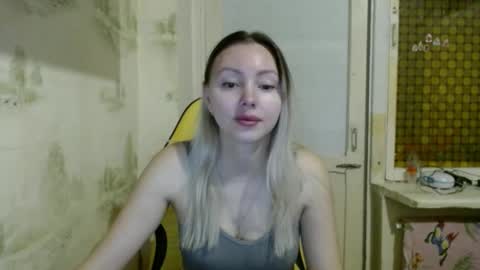 Snapshot of alice_smiles chatting on 02/22/25, 10:42 Alice smiles online show from 02/22/25, 10:42