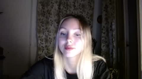 Alice smiles online show from 03/25/26, 08:59