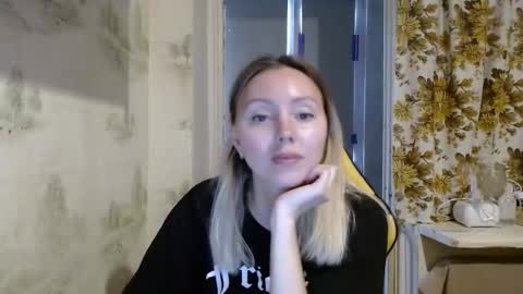 Alice smiles online show from 04/15/26, 11:28