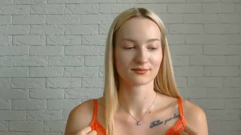 Snapshot of alice_sweet_01 chatting on 07/10/26, 11:57 Alice online show from 07/10/26, 11:57