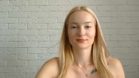 Snapshot of alice_sweet_01 chatting on 07/25/26, 11:30 Alice online show from 07/25/26, 11:30
