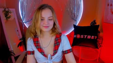 Snapshot of alice_tucci chatting on 12/20/24, 07:50 Alice online show from 12/20/24, 07:50