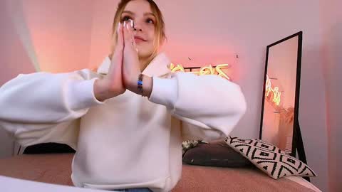 Snapshot of alice_tucci chatting on 01/02/25, 12:57 Alice online show from 01/02/25, 12:57