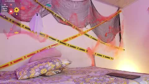 Snapshot of alice_twerk chatting on 10/06/25, 09:45 Alice online show from 10/06/25, 09:45