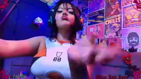 Snapshot of alice_von_rose chatting on 08/05/26, 05:21 alice_von_rose online show from 08/05/26, 05:21