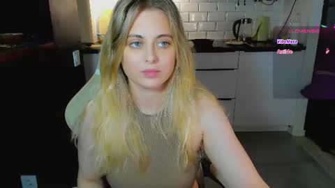 Snapshot of alice_wander chatting on 07/26/26, 10:55 Alice online show from 07/26/26, 10:55