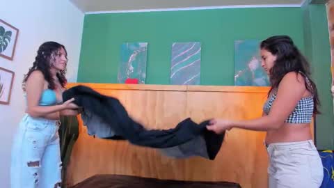 Alice and Asia online show from 11/08/25, 06:18