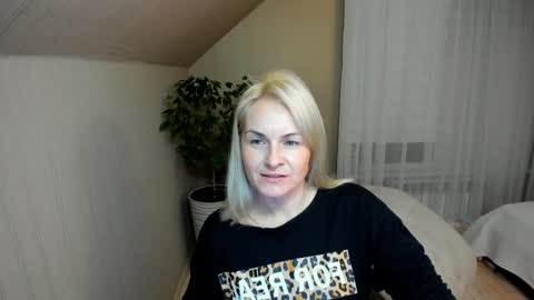 Snapshot of alicee__grace chatting on 01/03/25, 06:03 Alicee online show from 01/03/25, 06:03