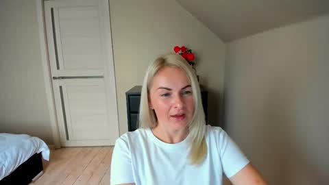 Alicee online show from 10/06/25, 09:40