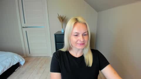 Alicee online show from 10/20/25, 08:48