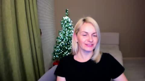 Snapshot of alicee__grace chatting on 12/13/25, 07:53 Alicee online show from 12/13/25, 07:53
