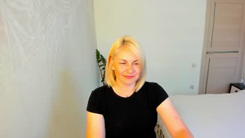 Snapshot of alicee__grace chatting on 06/12/26, 09:52 Alicee online show from 06/12/26, 09:52