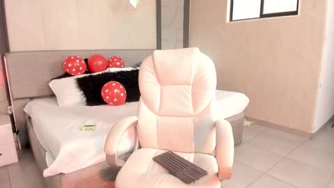 alicee_clark_ online show from 02/14/26, 01:41