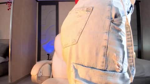 alicee_clark_ online show from 02/20/26, 12:16