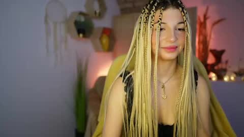 Snapshot of alicee_kiss chatting on 12/17/24, 10:32 Alicee Kiss online show from 12/17/24, 10:32