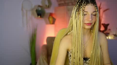 Snapshot of alicee_kiss chatting on 12/27/24, 07:35 Alicee Kiss online show from 12/27/24, 07:35