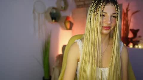 Snapshot of alicee_kiss chatting on 12/28/24, 11:05 Alicee Kiss online show from 12/28/24, 11:05