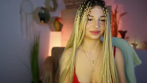 Snapshot of alicee_kiss chatting on 01/05/25, 10:08 Alicee Kiss online show from 01/05/25, 10:08