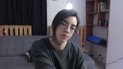 alicee_logan_ online show from 02/11/25, 04:55