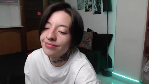 alicee_logan_ online show from 09/09/25, 02:00