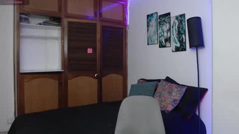 alicee_logan_ online show from 10/03/25, 01:57