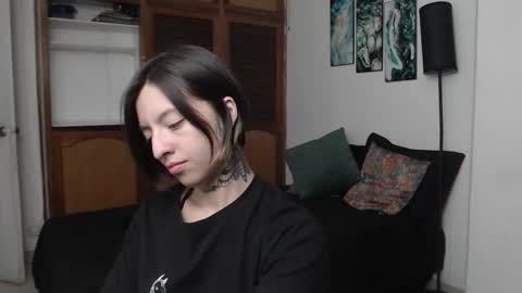 alicee_logan_ online show from 10/19/25, 12:11