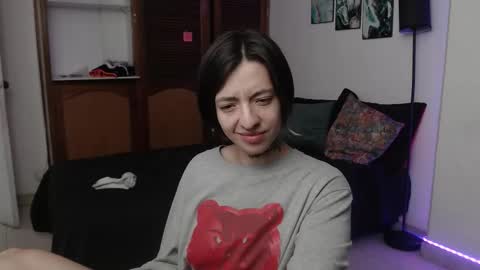 alicee_logan_ online show from 10/23/25, 02:33