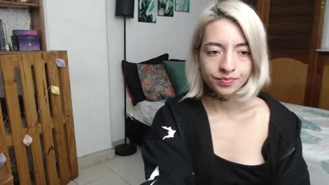 alicee_logan_ online show from 03/31/26, 03:08