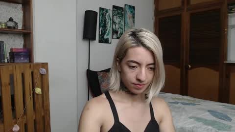 alicee_logan_ online show from 04/01/26, 01:28